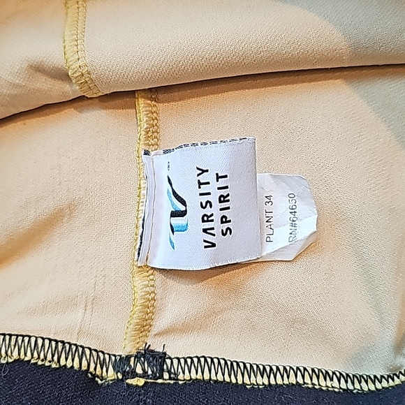 VARSITY SPIRIT COMPRESSION SHORTS.  SIZE XSMALL - Picture 4 of 9